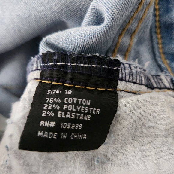 Jeans size 18 Distressed light blue - Picture 9 of 9